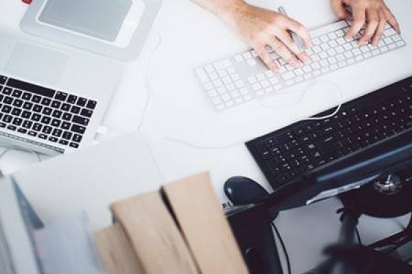 关于网站开发盈利与成本的分析及建议标题，，小公司建站成本与盈利模式深度解析-后浪派